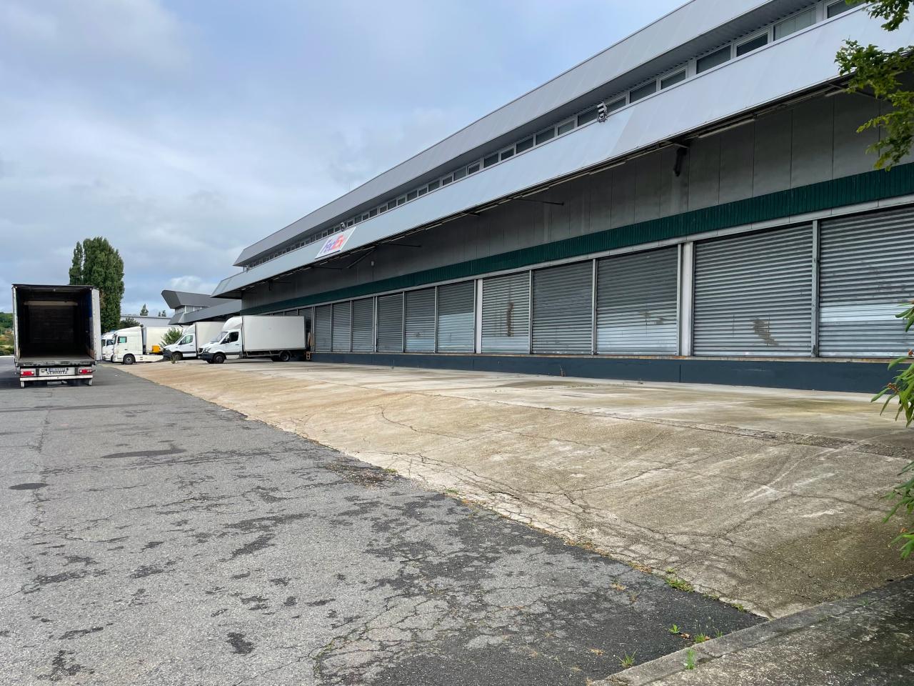 Entrepôt Aulnay-sous-Bois 4249m² Location entrepôt Aulnay-sous-Bois Seine-Saint-Denis OLLOG2424773 2